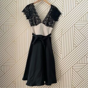 Laundry By Shelli Segal Satin & Lace Sweetheart Neckline Dress Swing Midi 0